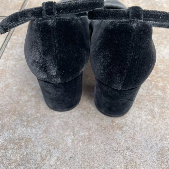 Manolo Blahnik Listony Strap 50 - Picture 4 of 16